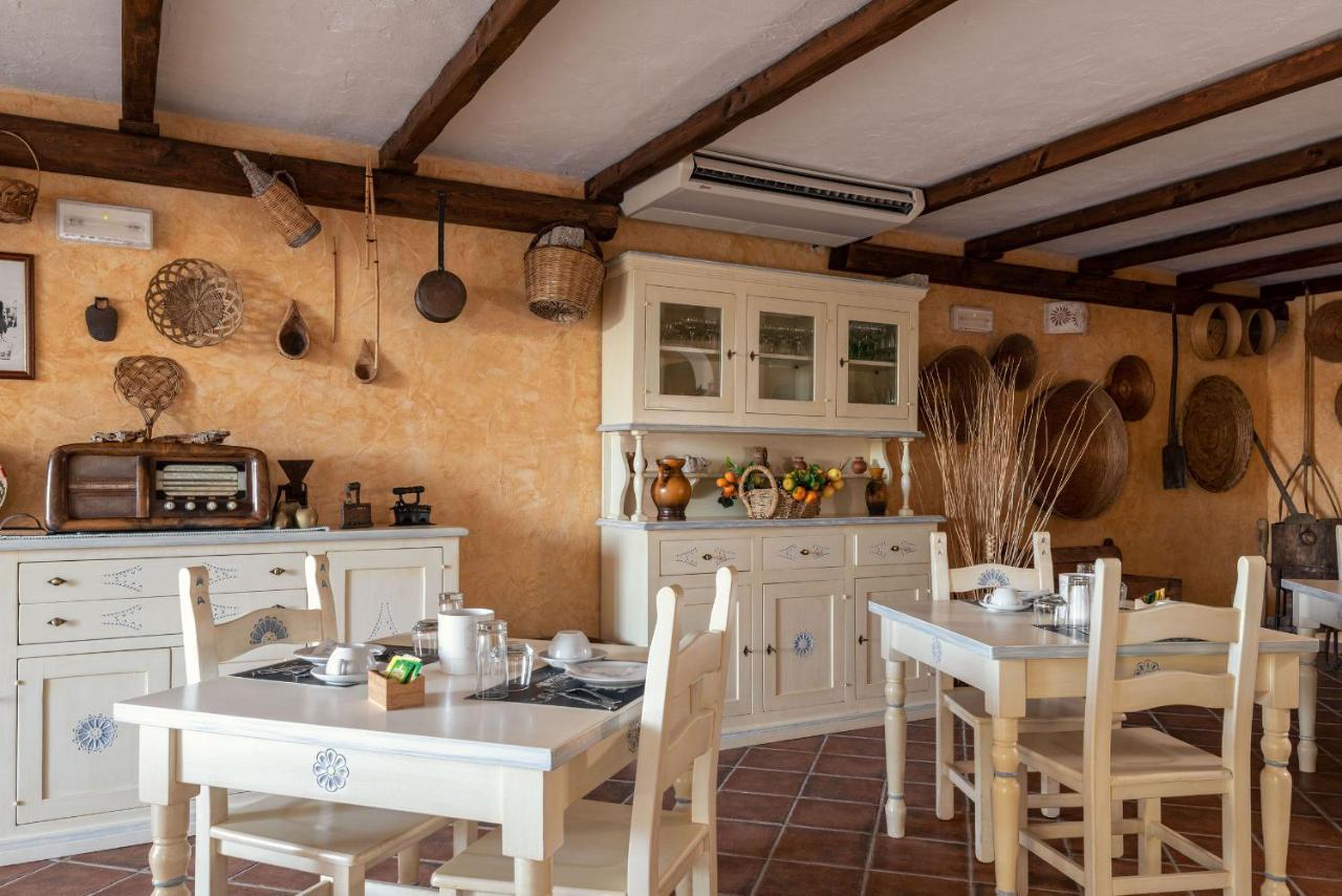 Affittacamere S'Alzola Porto Rotondo Bagian luar foto