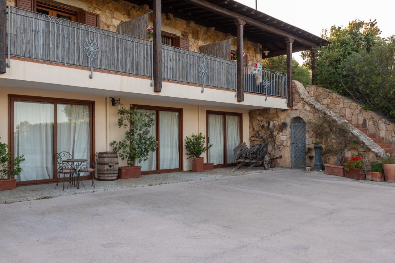 Affittacamere S'Alzola Porto Rotondo Bagian luar foto