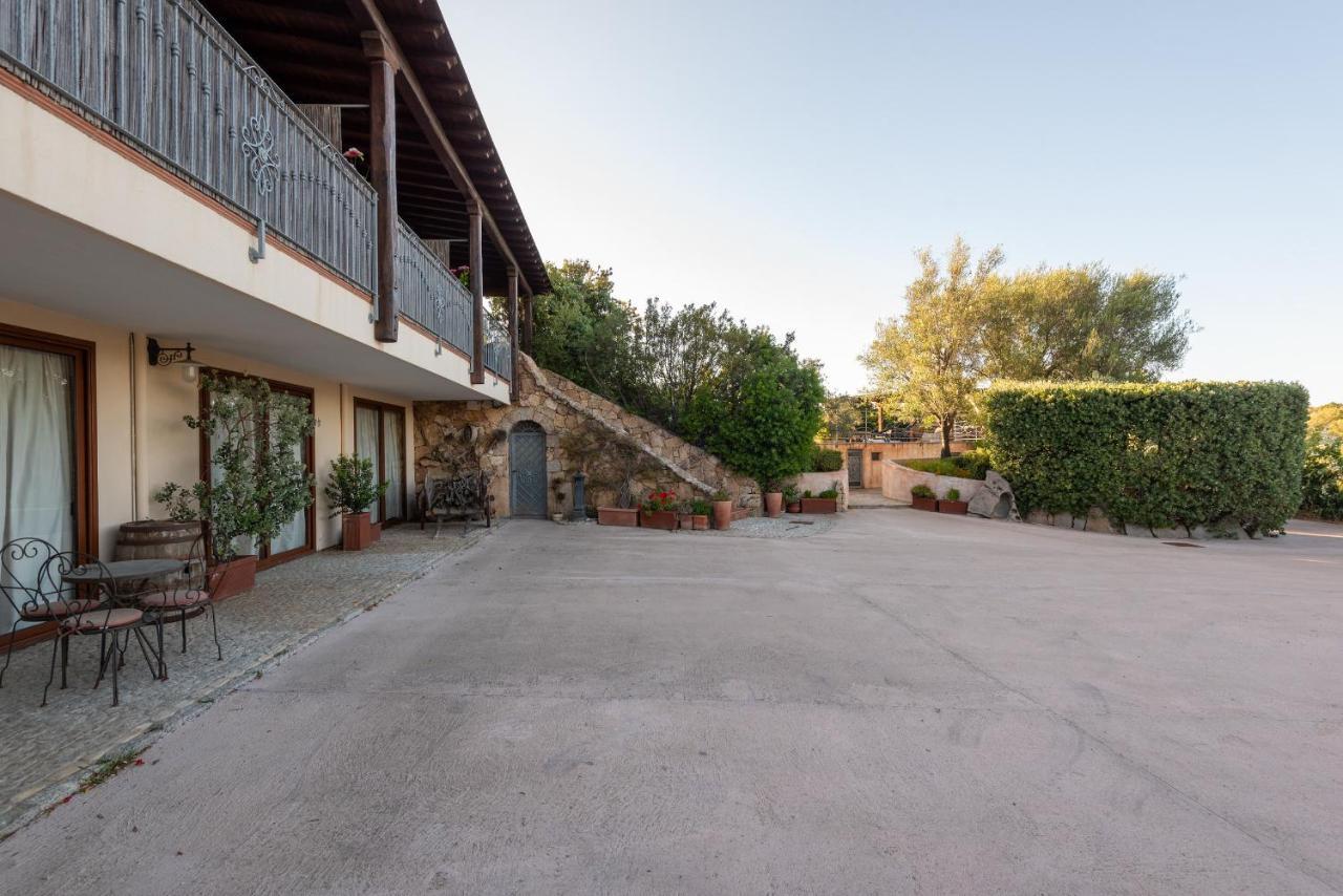 Affittacamere S'Alzola Porto Rotondo Bagian luar foto
